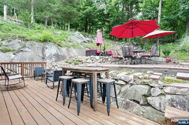 121 Magee Road, Ringwood, NJ 07456