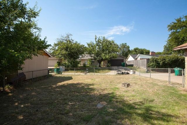 1320 Cherry Hill Lane, Lewisville, TX 75067