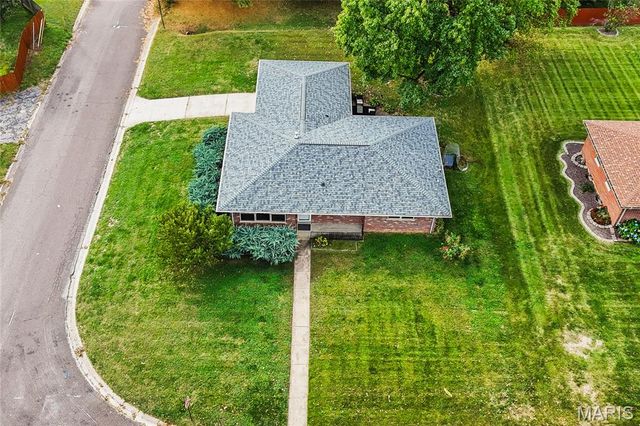 400 Springdale Drive, Belleville, IL 62223