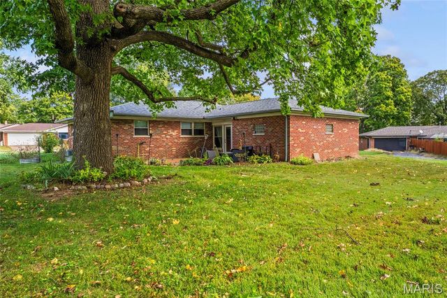 400 Springdale Drive, Belleville, IL 62223