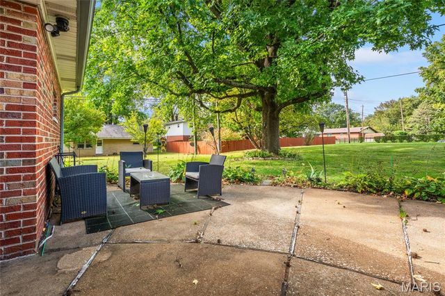 400 Springdale Drive, Belleville, IL 62223