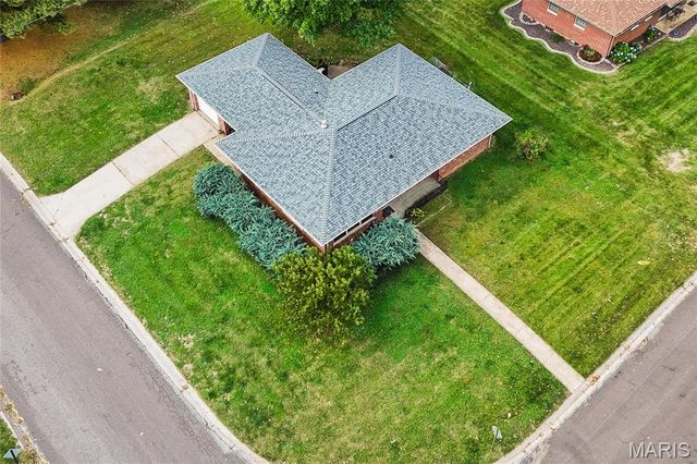400 Springdale Drive, Belleville, IL 62223