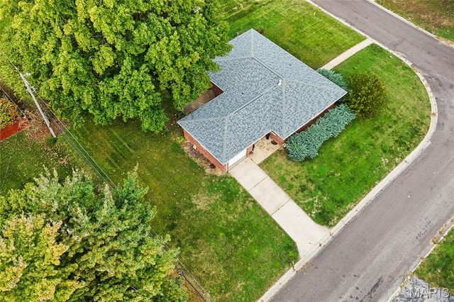 400 Springdale Drive, Belleville, IL 62223
