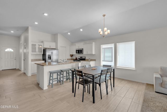 1043 Rebeca Way, Socorro, TX 79927