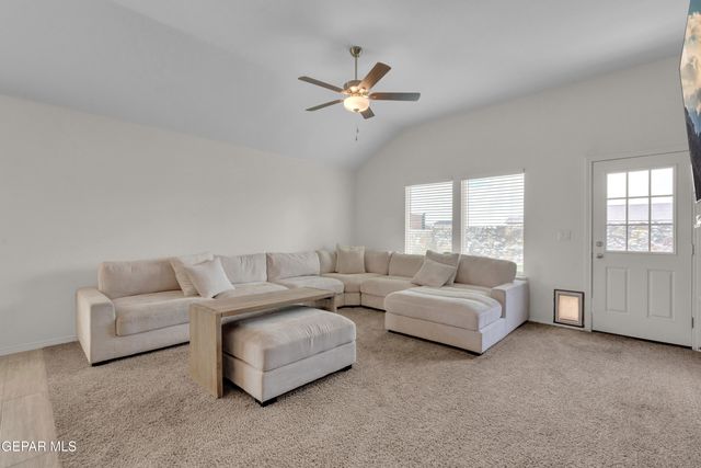 1043 Rebeca Way, Socorro, TX 79927