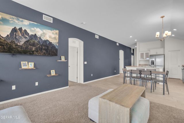 1043 Rebeca Way, Socorro, TX 79927