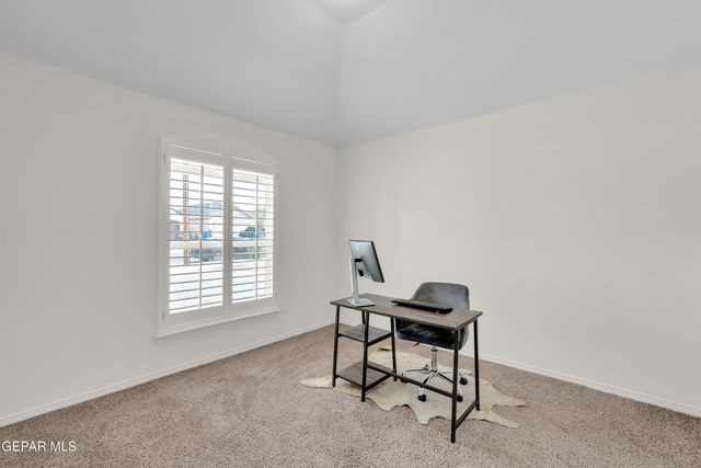 1043 Rebeca Way, Socorro, TX 79927