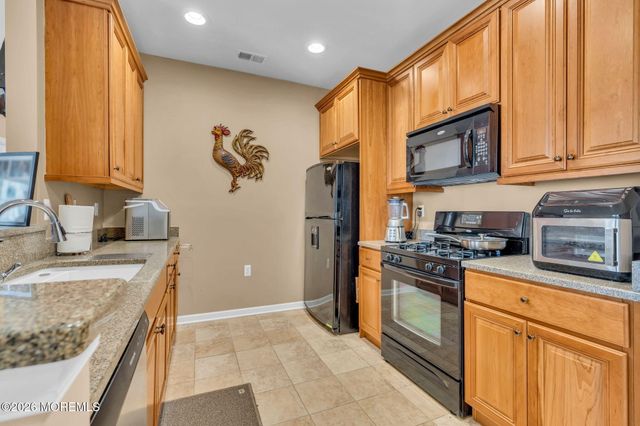 622 Sophee Lane, Lakewood, NJ 08701