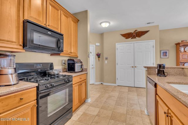 622 Sophee Lane, Lakewood, NJ 08701