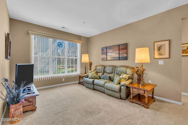 622 Sophee Lane, Lakewood, NJ 08701