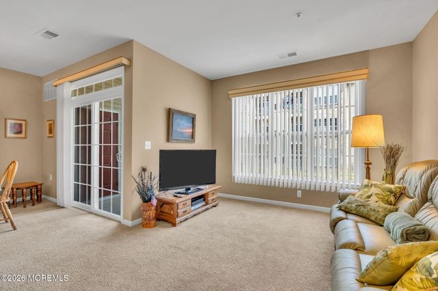 622 Sophee Lane, Lakewood, NJ 08701