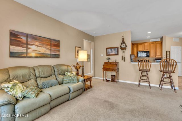 622 Sophee Lane, Lakewood, NJ 08701