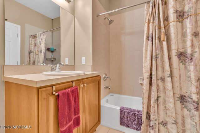 622 Sophee Lane, Lakewood, NJ 08701