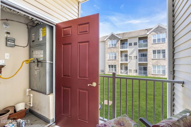 622 Sophee Lane, Lakewood, NJ 08701