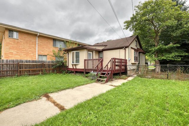 3523 N 76th STREET, Milwaukee, WI 53222