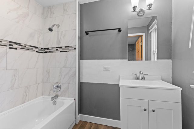 3523 N 76th STREET, Milwaukee, WI 53222