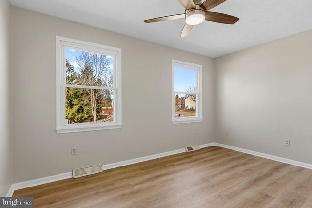 228 S LINCOLN DR, Hanover, PA 17331