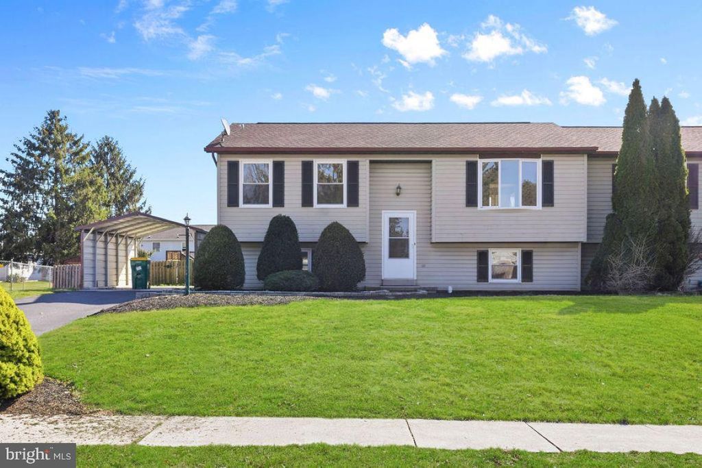 228 S LINCOLN DR, Hanover, PA 17331