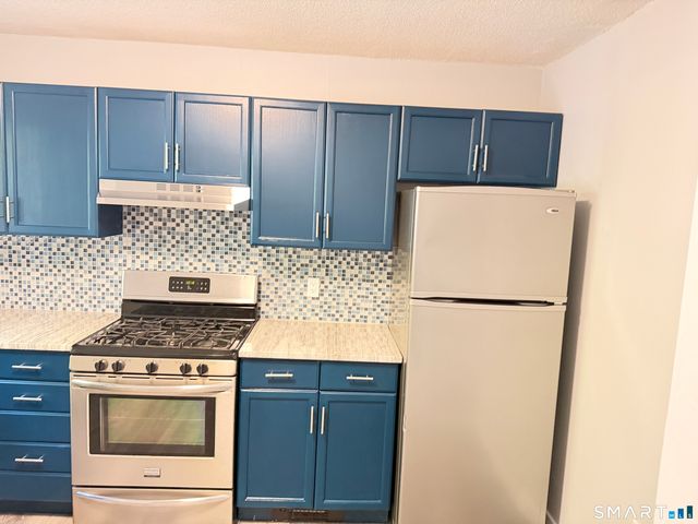 17 Enfield Street 17, Hartford, CT 06112