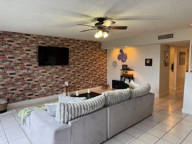 8401 W Sample Rd 14, Coral Springs, FL 33065