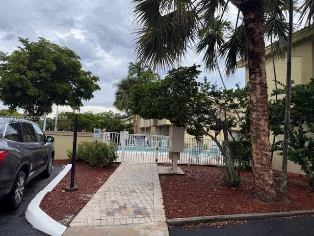 8401 W Sample Rd 14, Coral Springs, FL 33065
