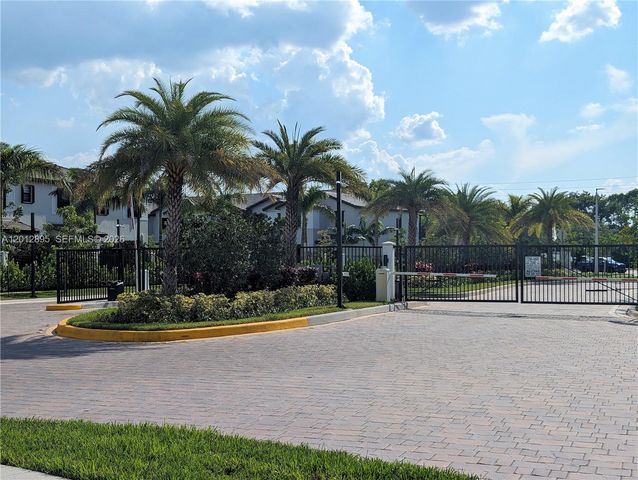 235 SW 159th Ter 235, Pembroke Pines, FL 33027