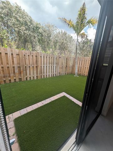 235 SW 159th Ter 235, Pembroke Pines, FL 33027