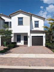 235 SW 159th Ter 235, Pembroke Pines, FL 33027