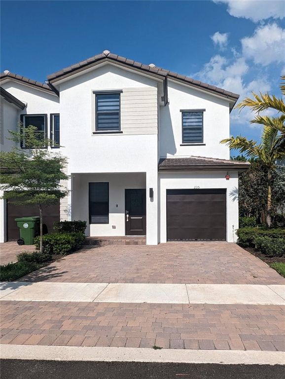 235 SW 159th Ter 235, Pembroke Pines, FL 33027