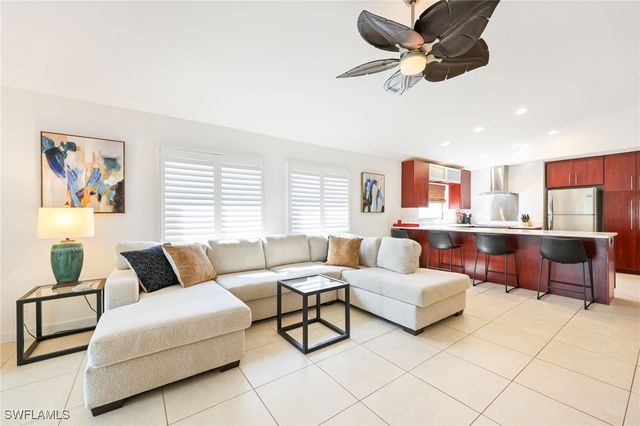 648 96th AVE N, Naples, FL 34108