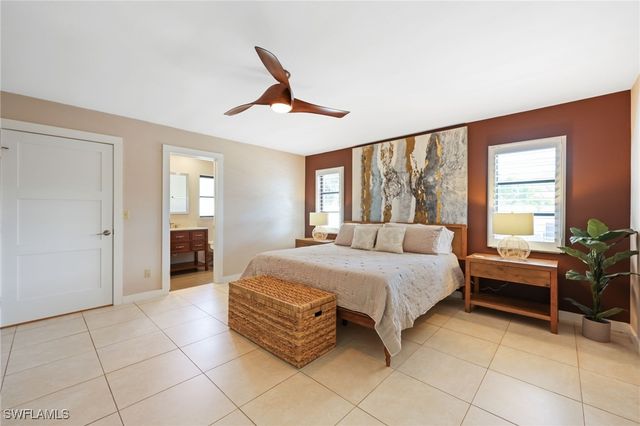 648 96th AVE N, Naples, FL 34108