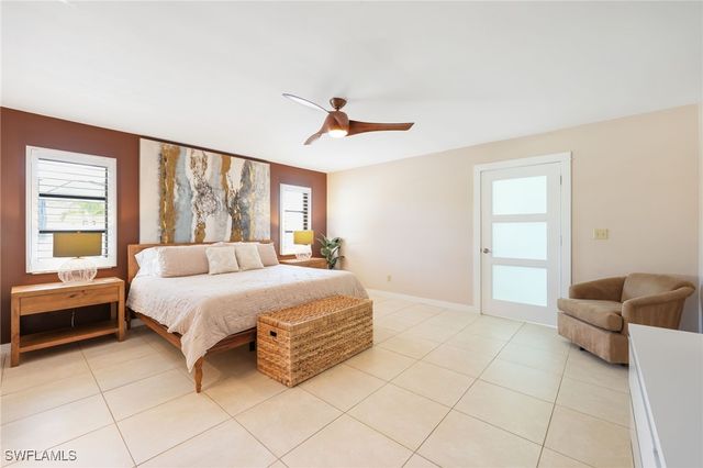 648 96th AVE N, Naples, FL 34108