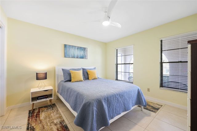 648 96th AVE N, Naples, FL 34108