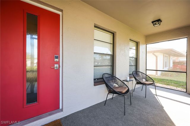 648 96th AVE N, Naples, FL 34108