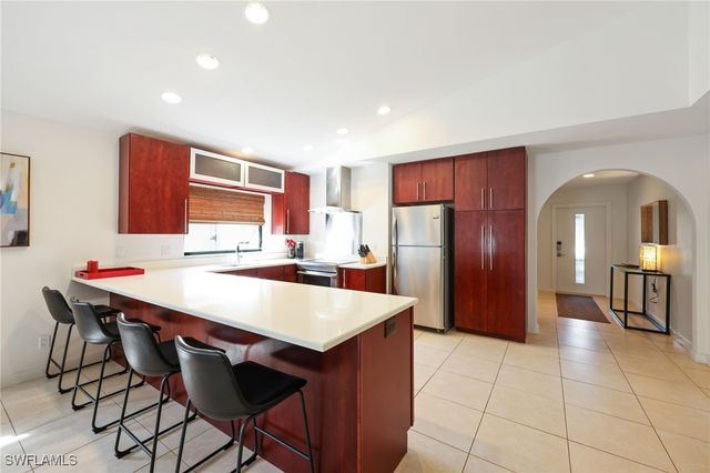 648 96th AVE N, Naples, FL 34108