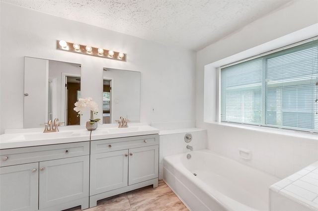 331 Enfield Drive, Highlands, TX 77562