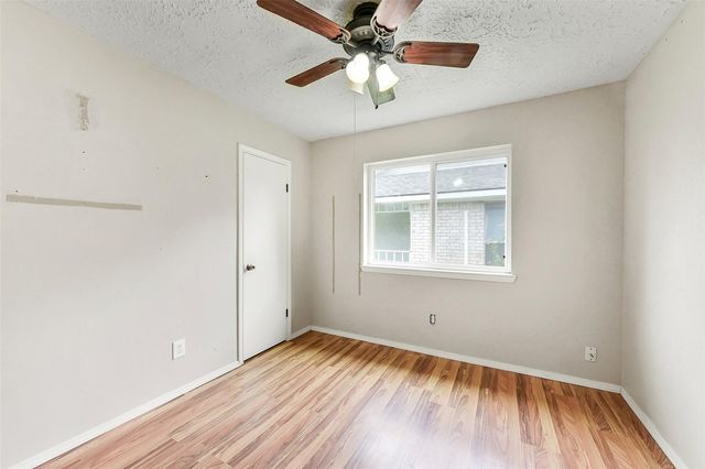 331 Enfield Drive, Highlands, TX 77562