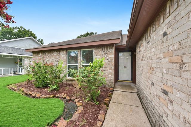 331 Enfield Drive, Highlands, TX 77562