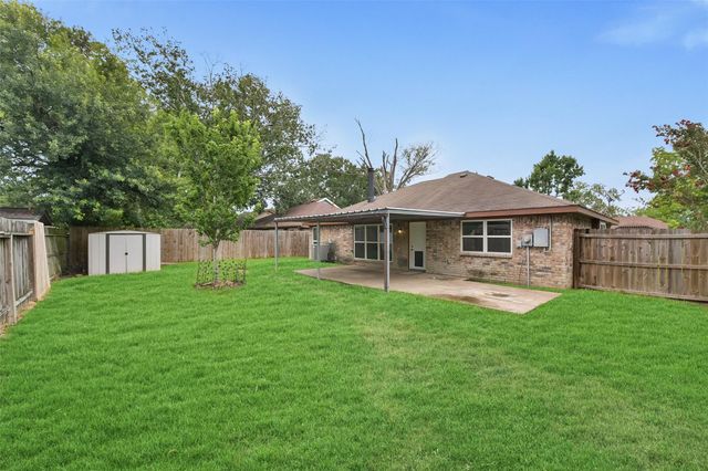 331 Enfield Drive, Highlands, TX 77562