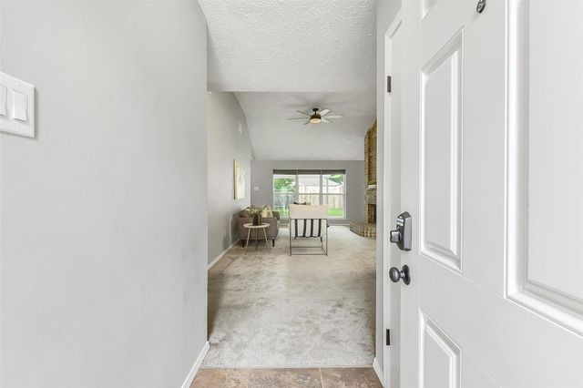 331 Enfield Drive, Highlands, TX 77562