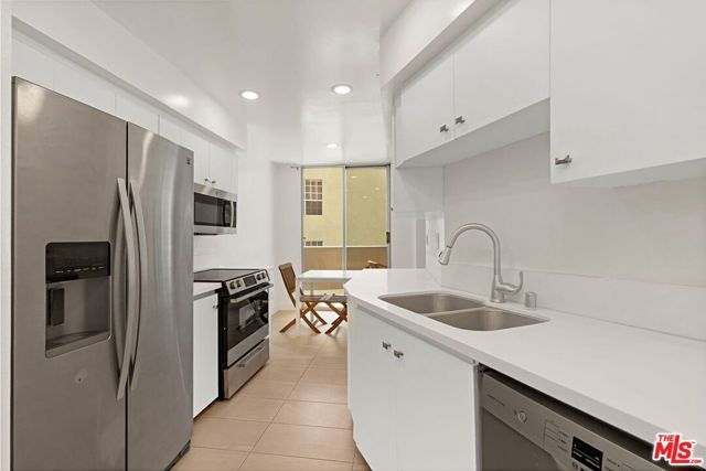 7250 Franklin Avenue 507, Los Angeles, CA 90046