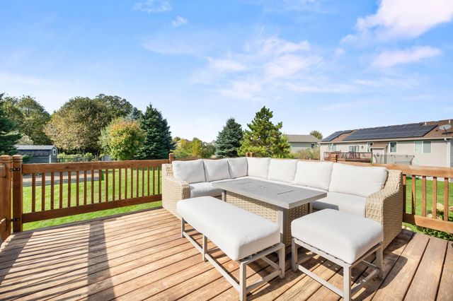 1338 Oakwood Lane, Hanover, MN 55341