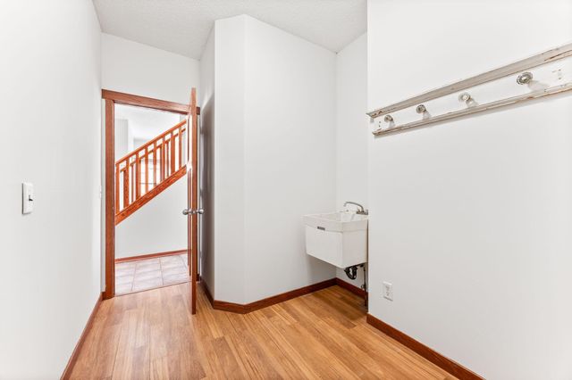 1338 Oakwood Lane, Hanover, MN 55341