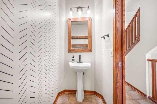 1338 Oakwood Lane, Hanover, MN 55341