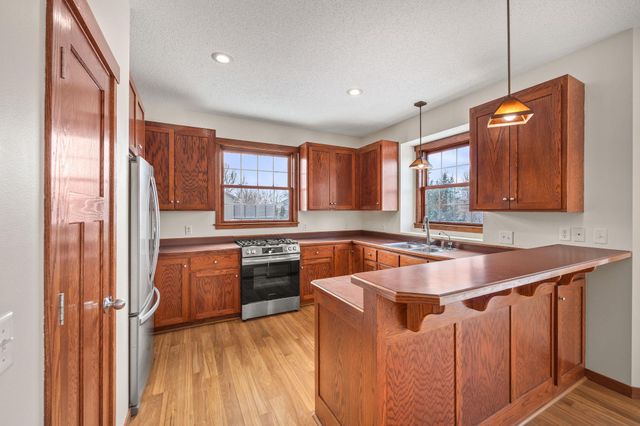 1338 Oakwood Lane, Hanover, MN 55341