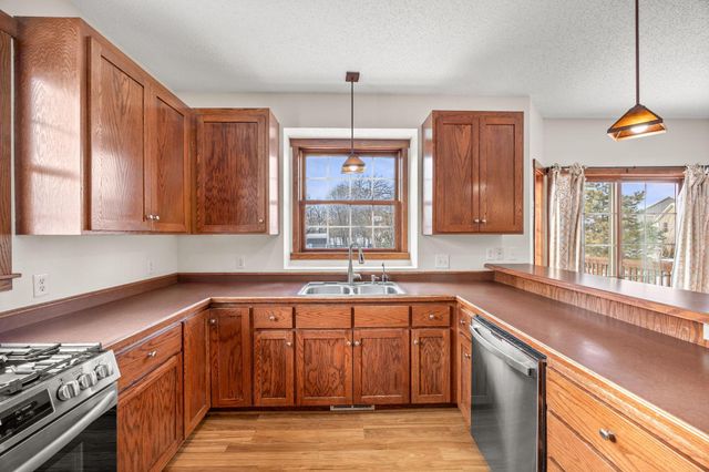 1338 Oakwood Lane, Hanover, MN 55341