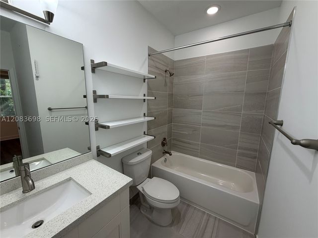 2370 SW 18th Ave, Fort Lauderdale, FL 33315