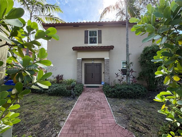 2370 SW 18th Ave, Fort Lauderdale, FL 33315