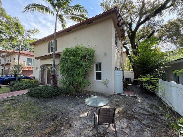 2370 SW 18th Ave, Fort Lauderdale, FL 33315
