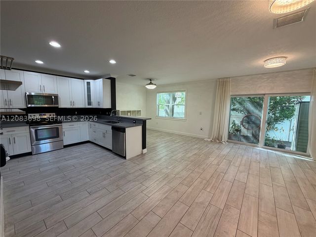 2370 SW 18th Ave, Fort Lauderdale, FL 33315